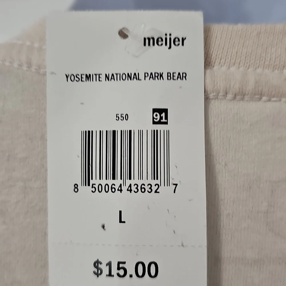 Yosemite National Park Cream T-Shirt With Mountain And Bear. Large. Nwt. - Picture 3 of 4